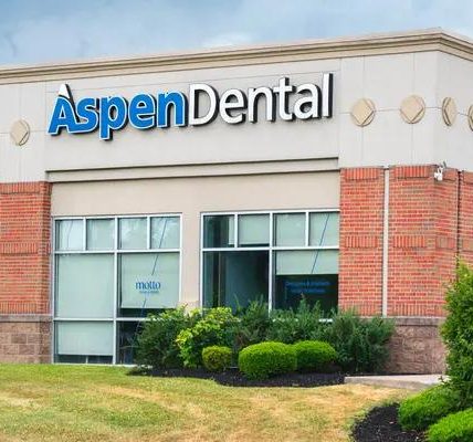 Franklin Dentist Providing Smile Makeovers and Cosmetic Treatments