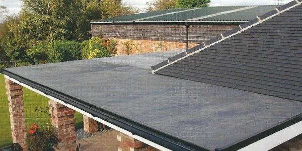 Flat Roof vs Pitched Roof Comparison for Homeowners