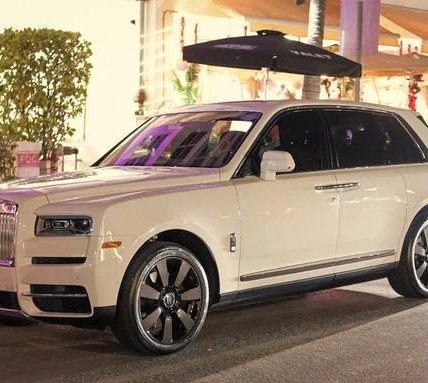 What to Expect When Visiting a Rolls Royce Dealership